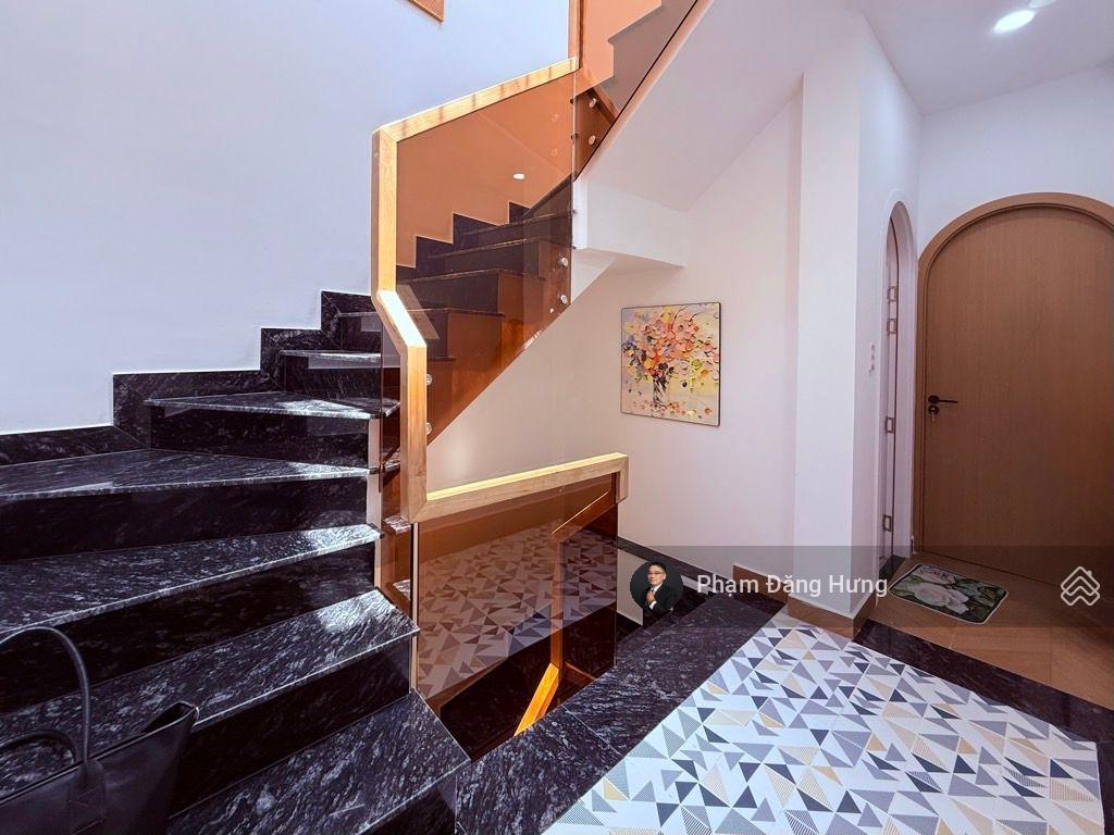 Nhà full nội thất, bình thạnh, 3 tầng, sát hẻm oto nơ trang long, 63.7m2 ngang 5.3m. chỉ 7.4 tỷ