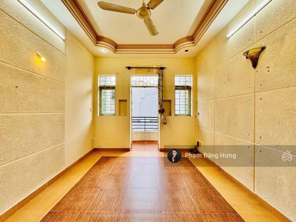 Chỉ 10.9 tỷ  nhà 4 tầng, 77m2, hẻm 3m, sát mặt tiền phan đăng lưu, phú nhuận, giáp đoàn thị điểm