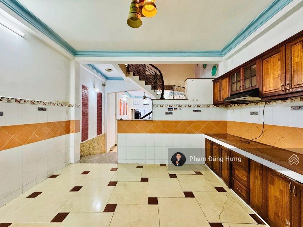 Chỉ 10.9 tỷ  nhà 4 tầng, 77m2, hẻm 3m, sát mặt tiền phan đăng lưu, phú nhuận, giáp đoàn thị điểm
