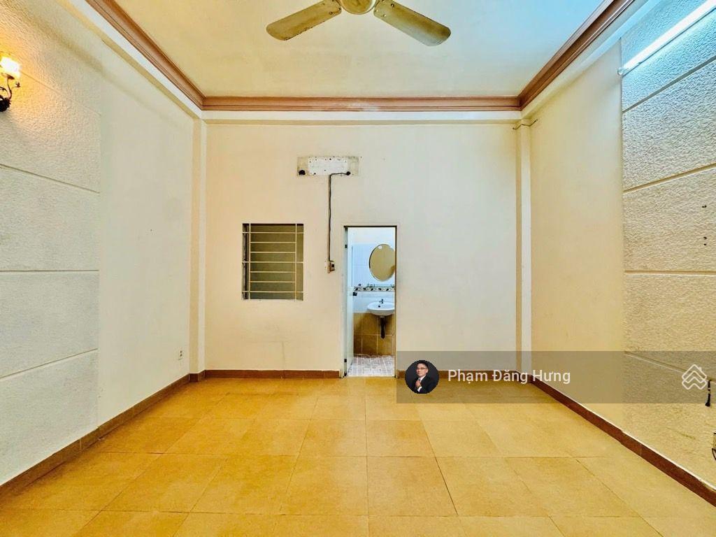Chỉ 10.9 tỷ  nhà 4 tầng, 77m2, hẻm 3m, sát mặt tiền phan đăng lưu, phú nhuận, giáp đoàn thị điểm