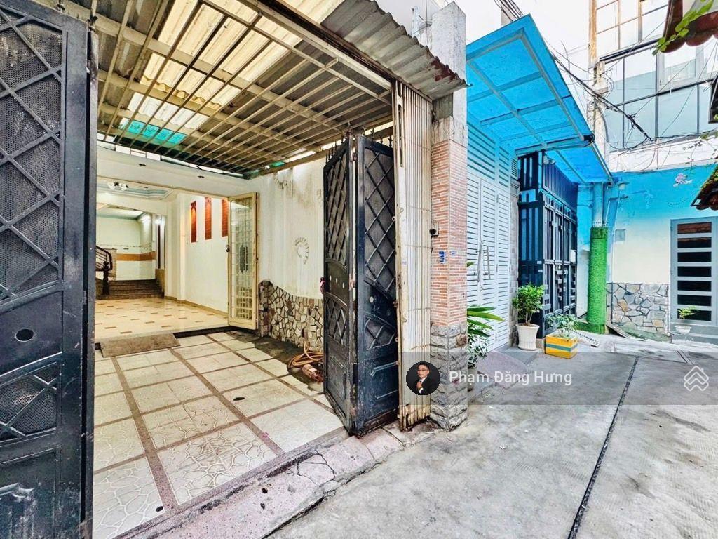 Chỉ 10.9 tỷ  nhà 4 tầng, 77m2, hẻm 3m, sát mặt tiền phan đăng lưu, phú nhuận, giáp đoàn thị điểm