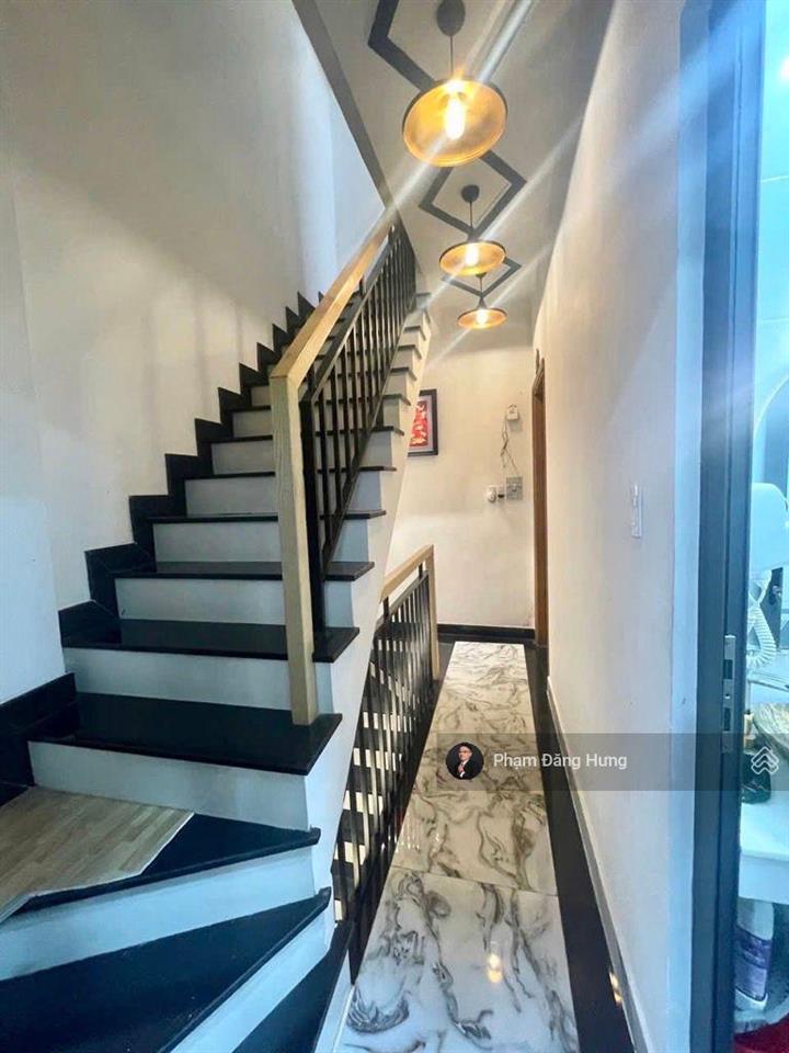 Nhà mặt tiền phú nhuận, cầm bá thước, 40m2, ngang 4m, 4 tầng, 9.9 tỷ, cho thuê đa ngành nghể