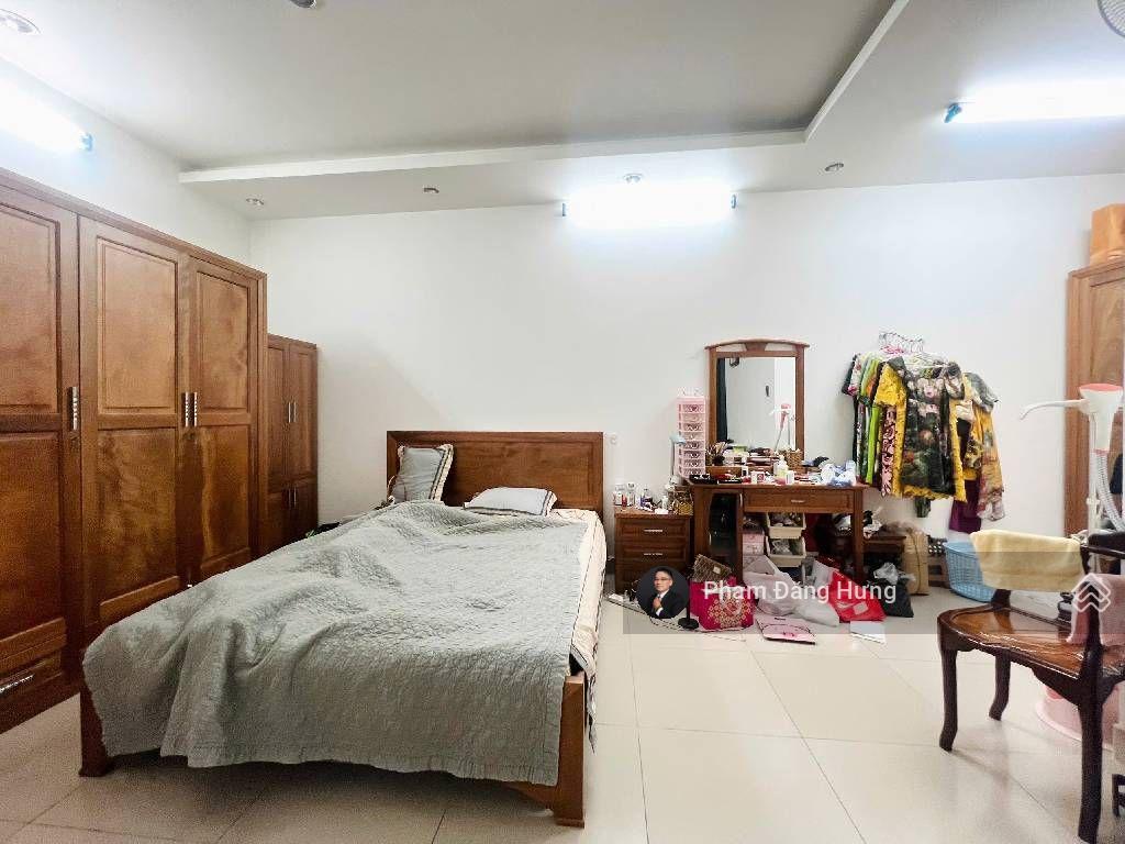 Nhà phú nhuận, 6.8x12m, hẻm oto 8m thích quảng đức, 5 tầng, thu nhập 100trieu/tháng, giá 25 tỷ