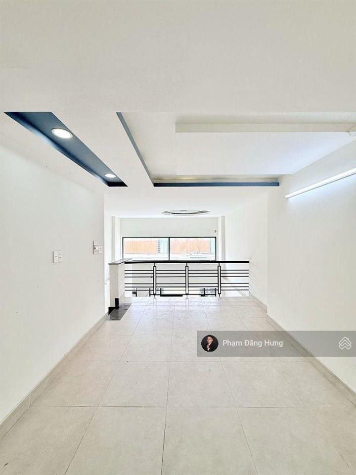 Nhà bình thạnh sát mặt tiền phạm văn đồng, 5 tầng, 4.5x10m, gần emart, vincom, giá tốt 7.8 tỷ