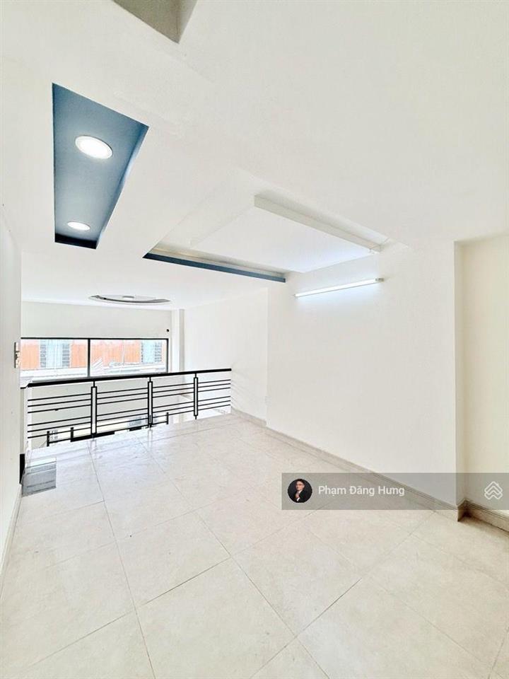 Nhà bình thạnh sát mặt tiền phạm văn đồng, 5 tầng, 4.5x10m, gần emart, vincom, giá tốt 7.8 tỷ