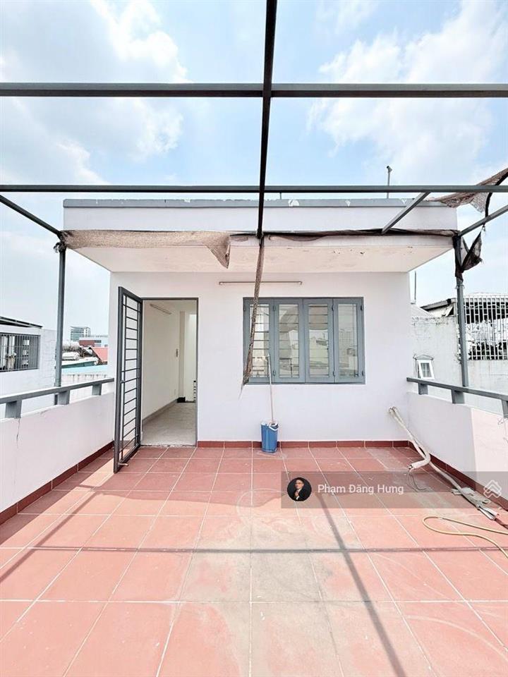 Nhà bình thạnh sát mặt tiền phạm văn đồng, 5 tầng, 4.5x10m, gần emart, vincom, giá tốt 7.8 tỷ