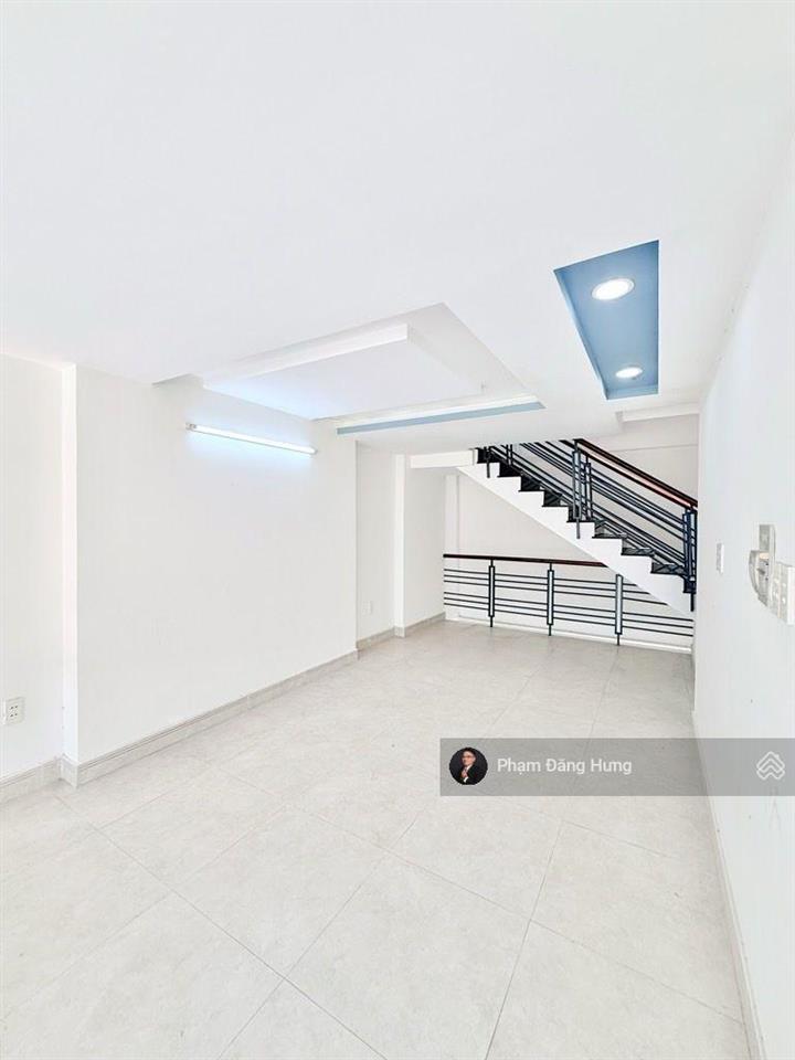 Nhà bình thạnh sát mặt tiền phạm văn đồng, 5 tầng, 4.5x10m, gần emart, vincom, giá tốt 7.8 tỷ