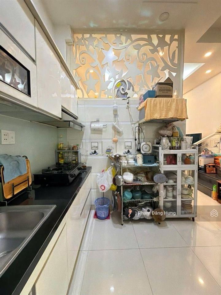 Nhà phú nhuận, sát mặt tiền phan tây hồ, gần khu vip phan xích long, 32.6m2, 4 tầng, 7.3 tỷ
