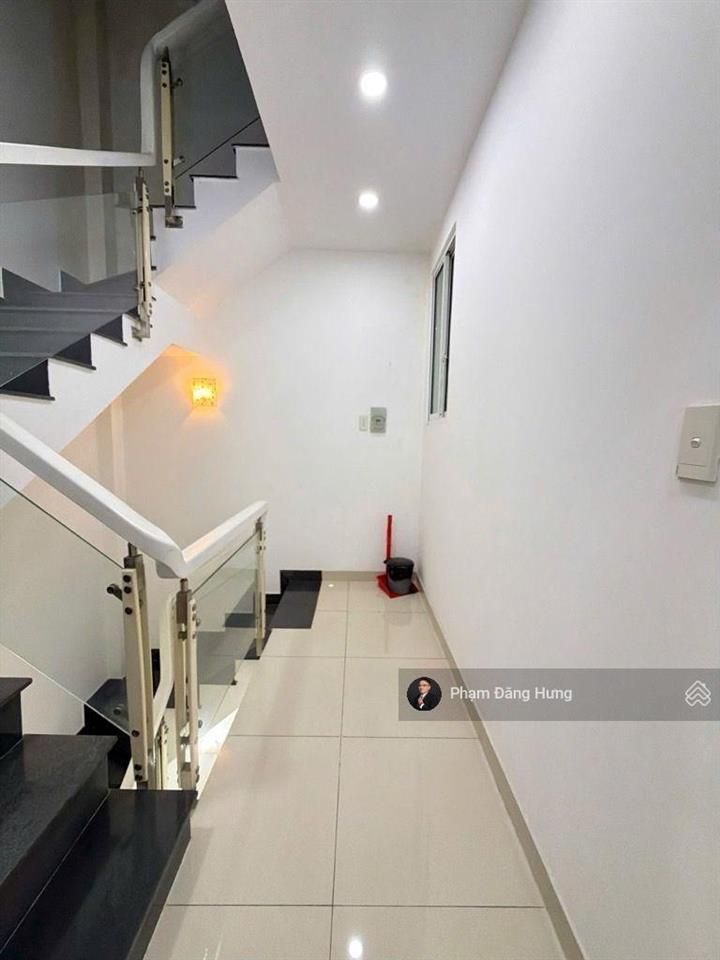 Nhà phú nhuận, sát mặt tiền phan tây hồ, gần khu vip phan xích long, 32.6m2, 4 tầng, 7.3 tỷ