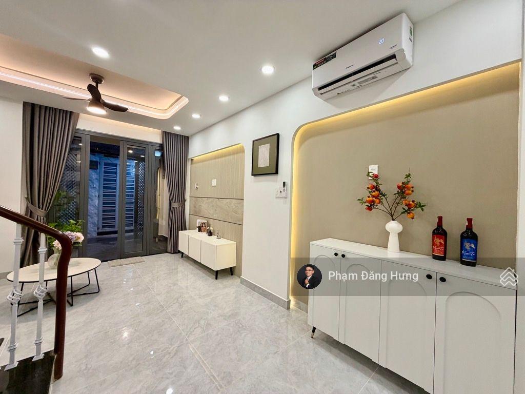 Nhà phú nhuận mới đẹp, 4.1x12m, 4 tầng full nội thất, giáp quận 1, quận 3, sát mt phan đình phùng