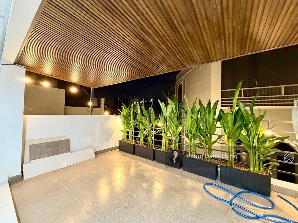 Nhà phú nhuận mới đẹp, 4.1x12m, 4 tầng full nội thất, giáp quận 1, quận 3, sát mt phan đình phùng