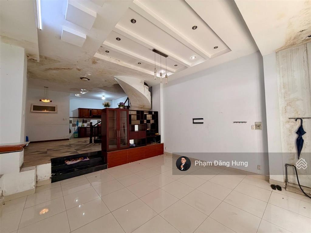 Nhà bình thạnh hẻm oto gấn chợ bà chiểu, sát mặt tiền phan văn trị, 64m2, 4 tầng, ngang 5.8m, 9.8tỷ