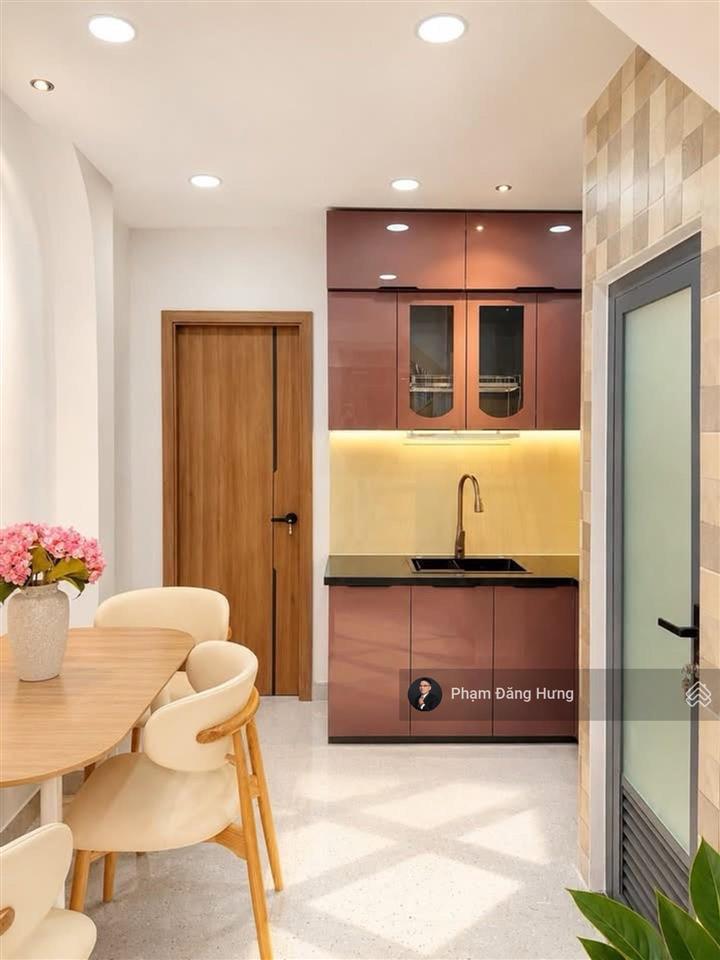 Nhà phú nhuận hẻm 3m sát mặt tiền cô giang, giáp quận 1, 36.2m2, 2tầng, full nội thất giá chỉ 6.3tỷ