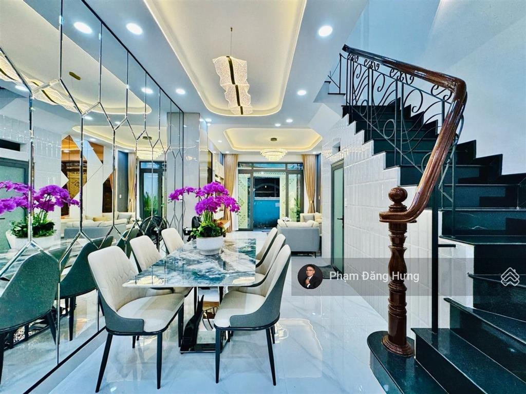 Nhà mới xây tại phú nhuận sát hẻm oto thích quảng đức, 4 tầng, 48,3m2, 6pn, full nội thất, 8,8 tỷ