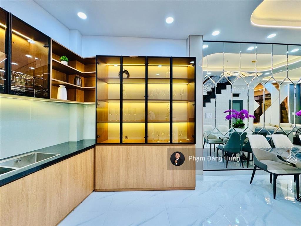 Nhà mới xây tại phú nhuận sát hẻm oto thích quảng đức, 4 tầng, 48,3m2, 6pn, full nội thất, 8,8 tỷ