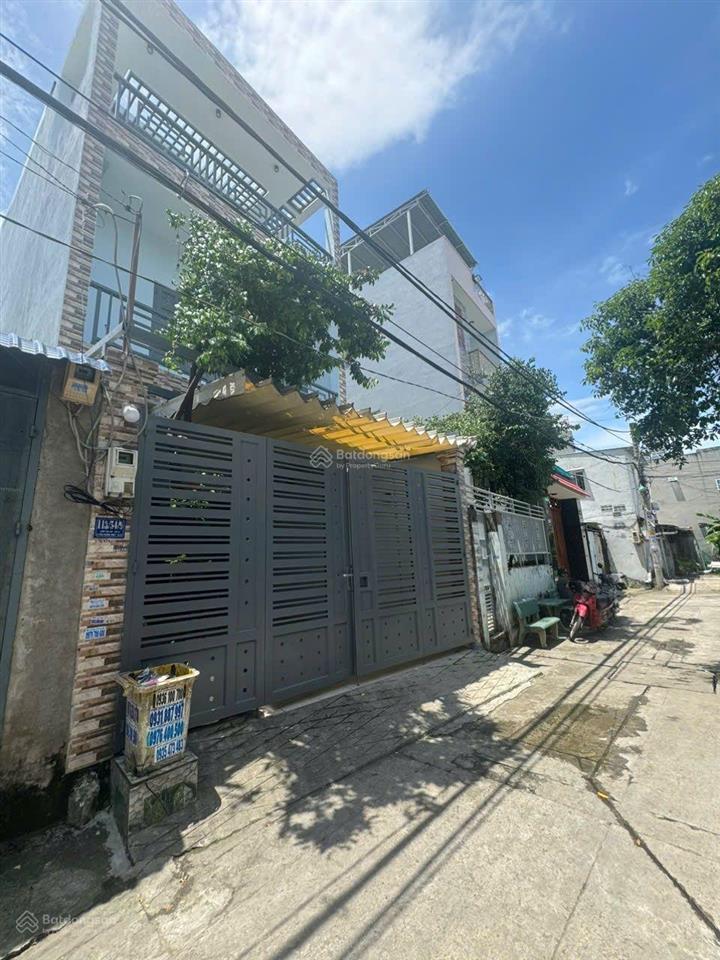 5x18  88m2, 3 tầng, 4pn hxh 6m. ngay hiệp thành city. giá 4 tỷ 5