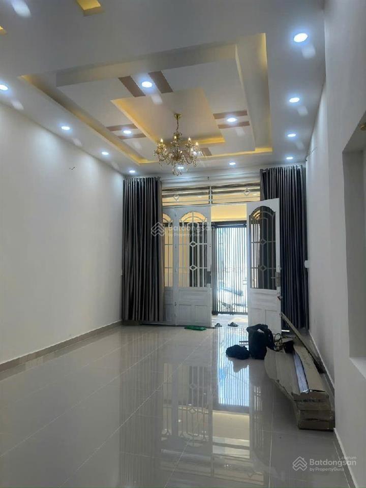 5x18  88m2, 3 tầng, 4pn hxh 6m. ngay hiệp thành city. giá 4 tỷ 5