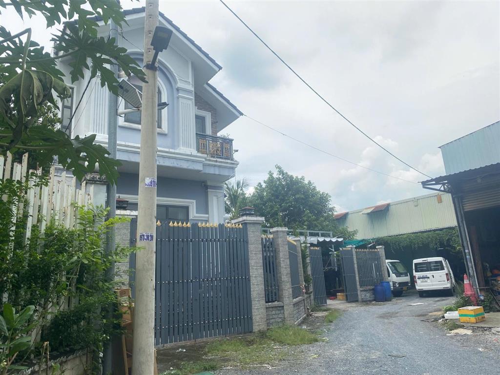 Bán kho đường 10m. bank định giá 7 tỷ bán 6.5 tỷ. 10x20. tách 2 sổ