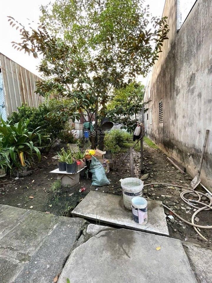 Bán đất an phú đông. sát bên bờ kè đang làm. 6.3x14.5 90m2. thổ cư 69m2. xây mới 3 lầu. 2.4 tỷ tl