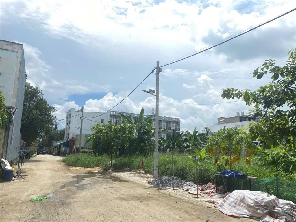 Hẻm 8m. xây mới 5 tầng. 350m2 full thổ. ngay cđ điện lực. 31tr/m2