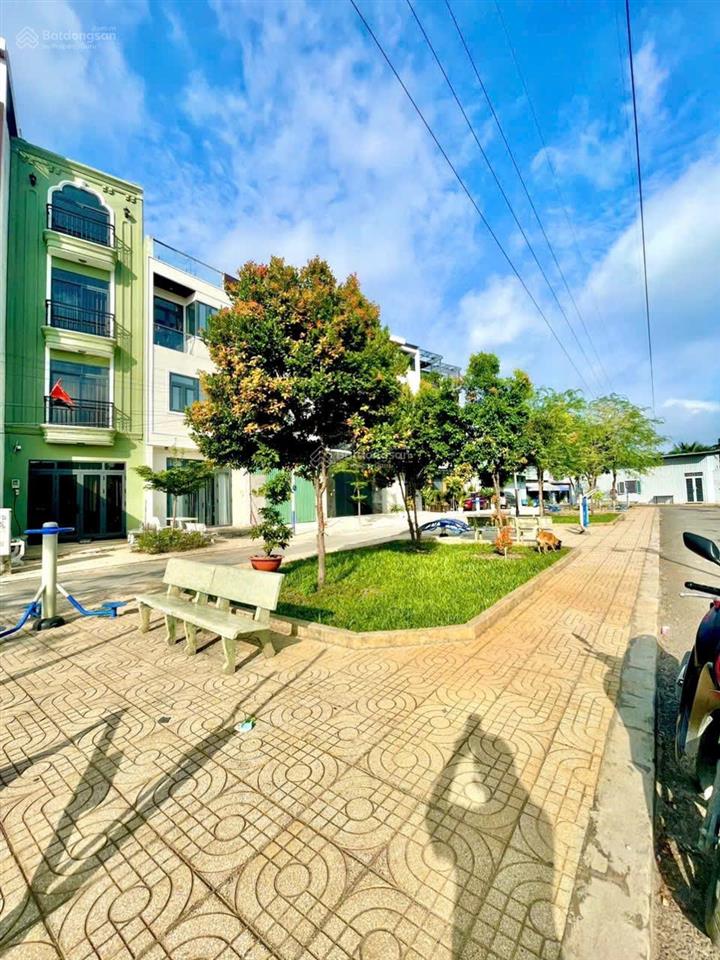 Mặt tiền đường 24m. xây mới 5 tầng 5x15 78m². ngay picity. hơn 4 tỷ. view công viên