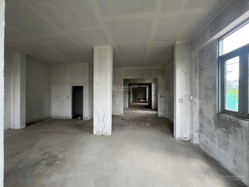 Chdv thô, 20p doanh thu 70tr, 10x33m, 332m2, 3 tầng. đối diện đh nguyễn tất thành 12. x tỷ