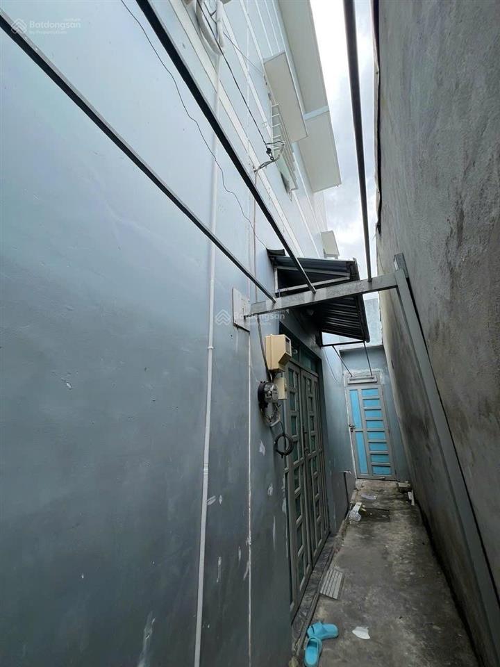Bán tòa nhà 18p, 5.4x45m, 232.5m2, 3 tầng, hoàn công đủ, cho thuê 25tr, 33tr/m2, hxh