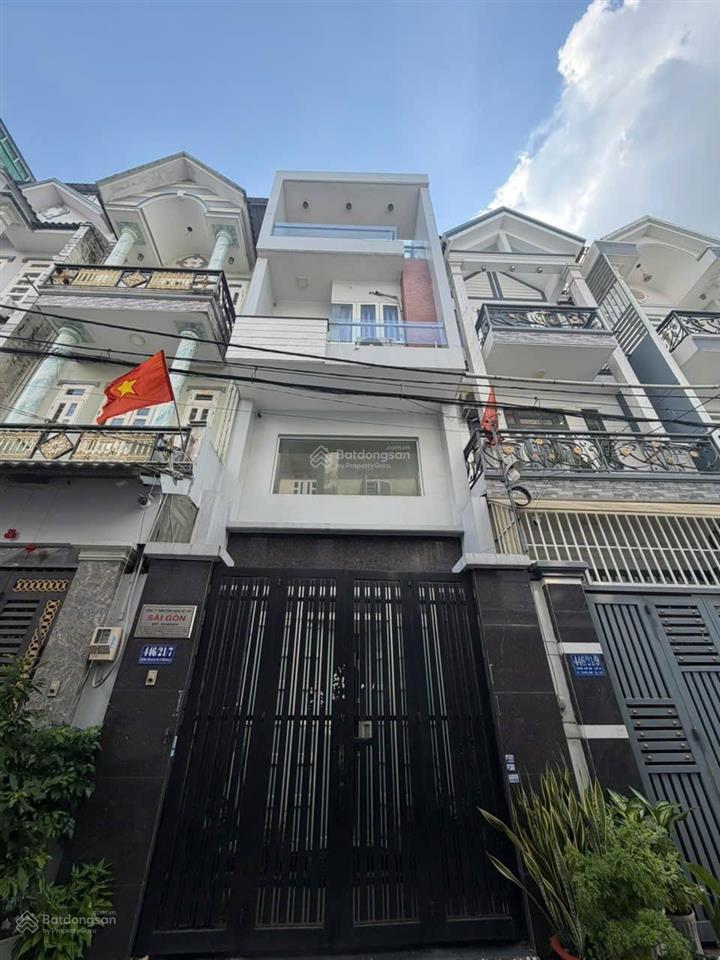 Nhà đẹp 1 trệt 3 lầu  4 phòng ngủ  hẻm xe hơi 8m  giá cực mềm chỉ 4,7 tỷ