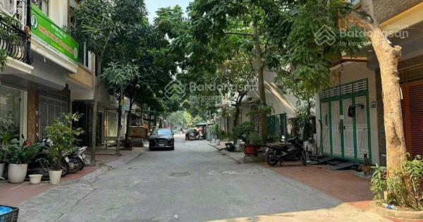 Bán nhà mặt phố hà đông, mặt tiền rộng, kinh doanh, nhà 3 mặt thoáng trung tâm