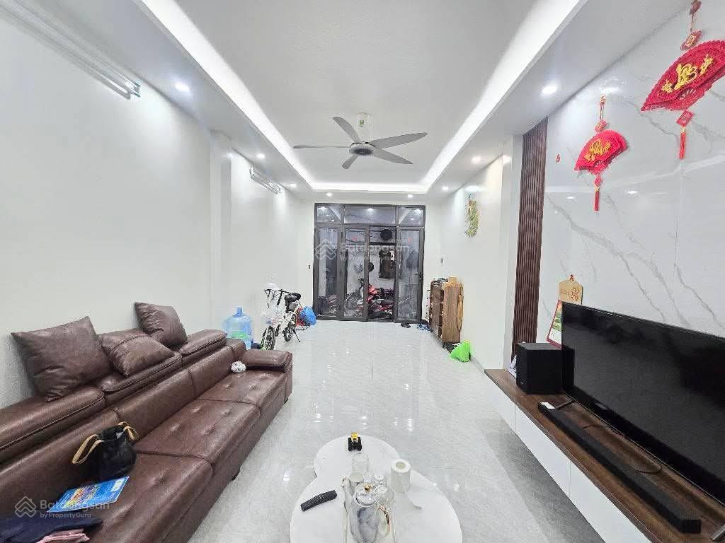 Bán nhà tân mai, hoàng mai 50m, 6 tầng, thang máy, giá chào 14,3 tỷ thương lượng chính chủ