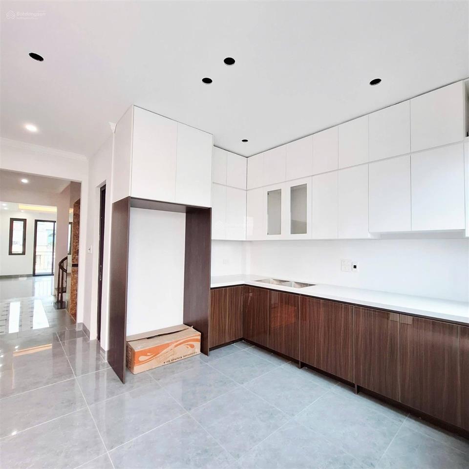 Bán nhà thịnh liệt hoàng mai 65m, 6 tầng thang máy, gara oto, giá 18,7 tỷ thương lượng