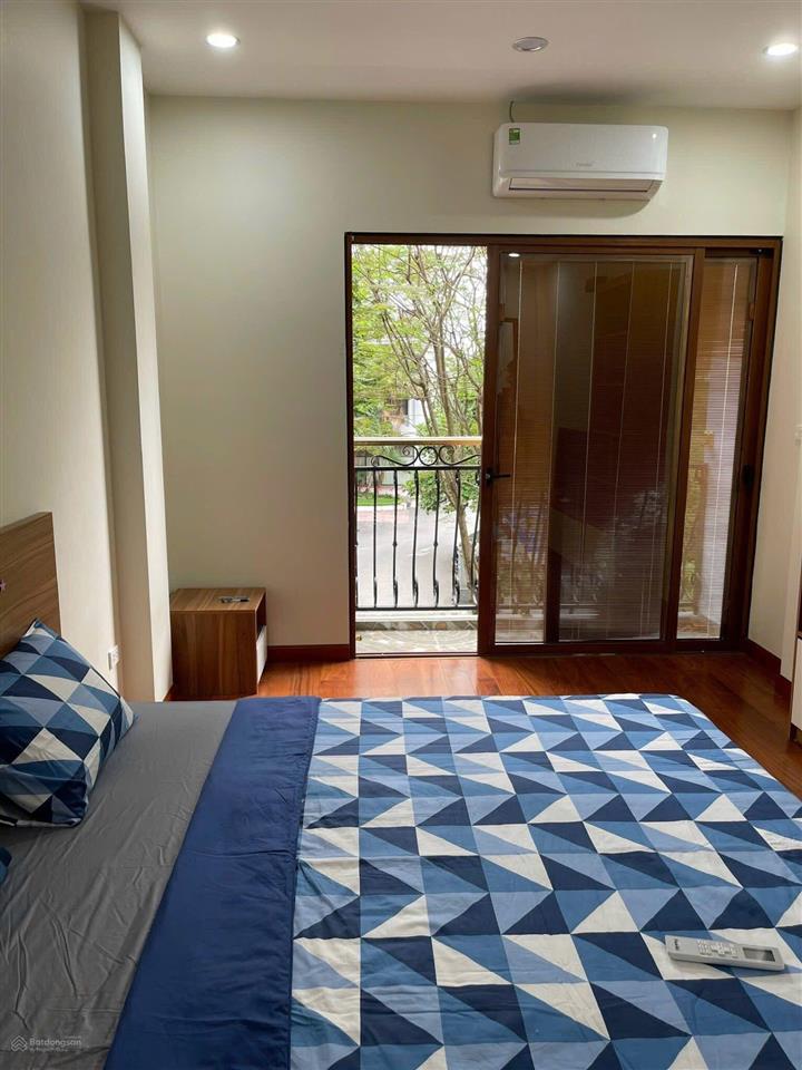 Mặt phố vạn phúc liễu giai ba đình  vỉa hè rộng kinh doanh  thang máy xịn