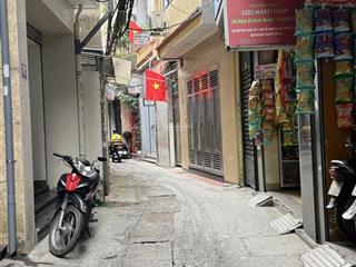 Nhà đội cấn ngõ thông kinh doanh nhỏ  sổ đẹp 46m²  gần ngã tư liễu giai