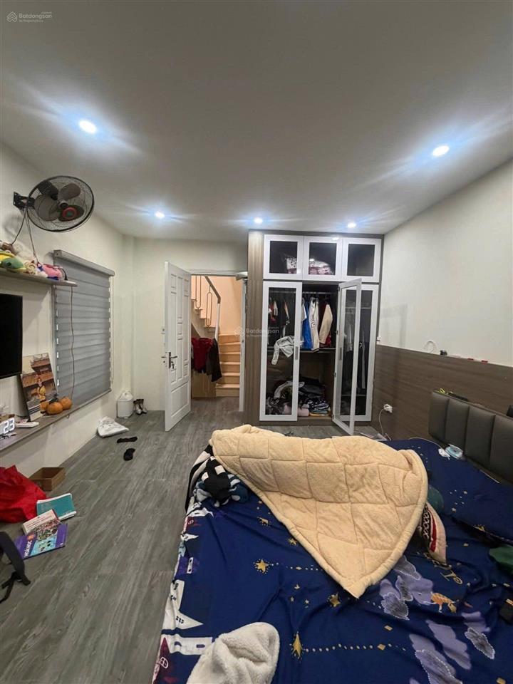 Nhỉnh 7 tỷ nhà ngõ 89 lạc long quân  dân xây 27m²