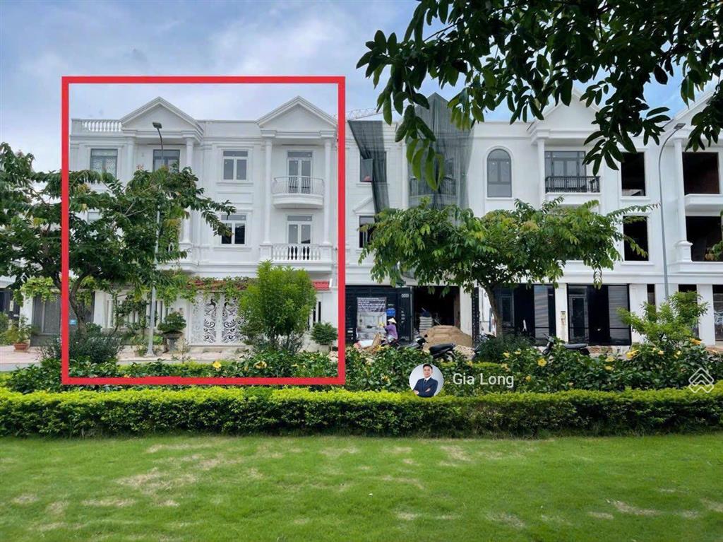 Chính chủ gửi bán nhà 3 lầu140m2 dự án centana điền phúc thành đối diện công viên giá 12.8 tỷ