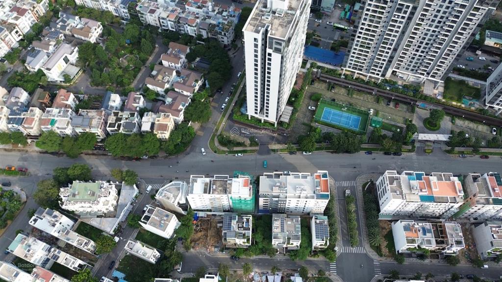 Chính chủ gửi bán căn nhà phố 1 hầm 1 trệt 3 lầu saigon mystery giá 39.5 tỷ hướng đông nam