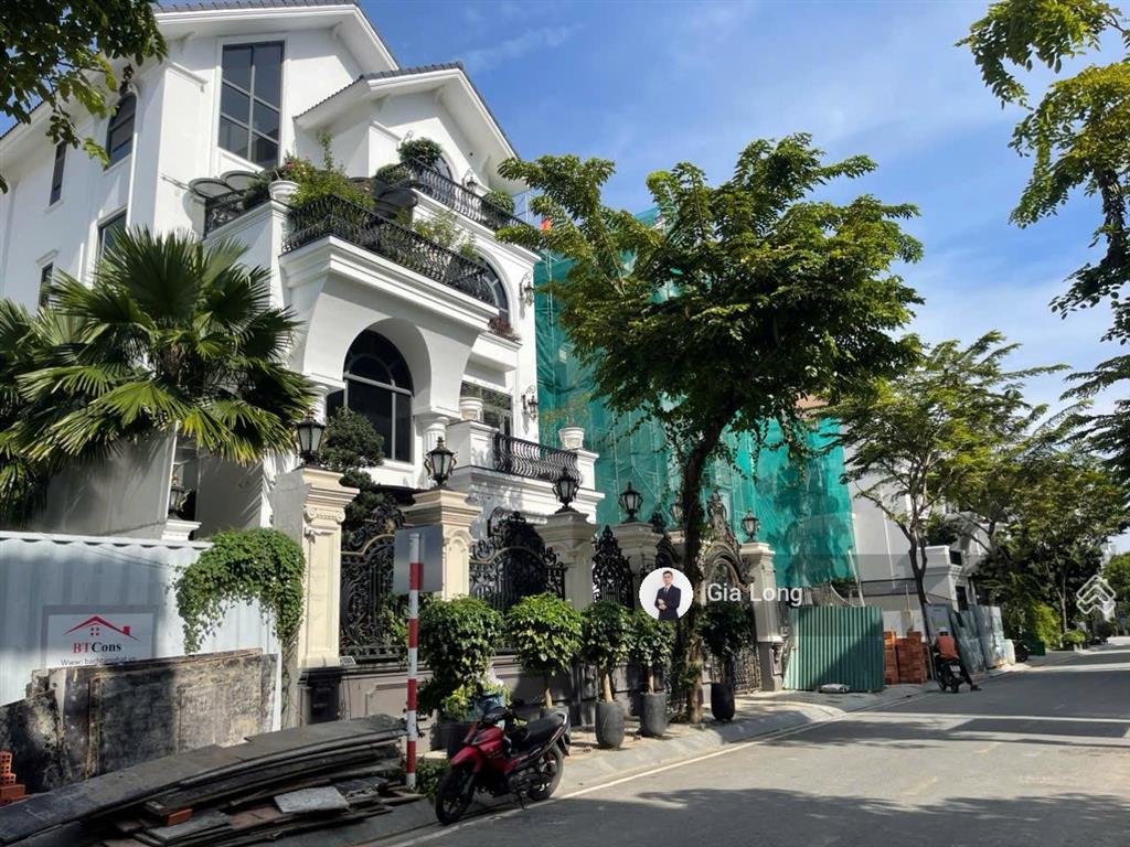 Chính chủ gửi bán căn nhà phố 1 hầm 1 trệt 3 lầu saigon mystery giá 39.5 tỷ hướng đông nam