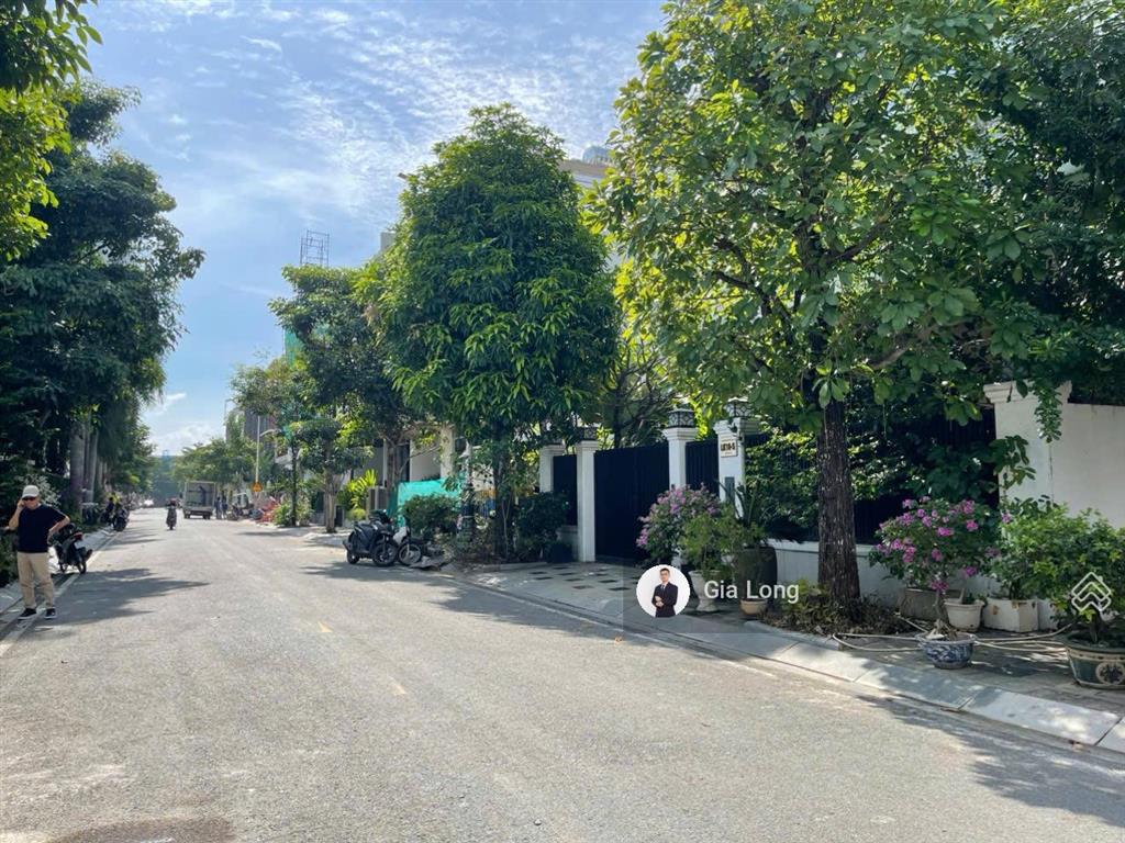 Chính chủ gửi bán căn nhà phố 1 hầm 1 trệt 3 lầu saigon mystery giá 39.5 tỷ hướng đông nam