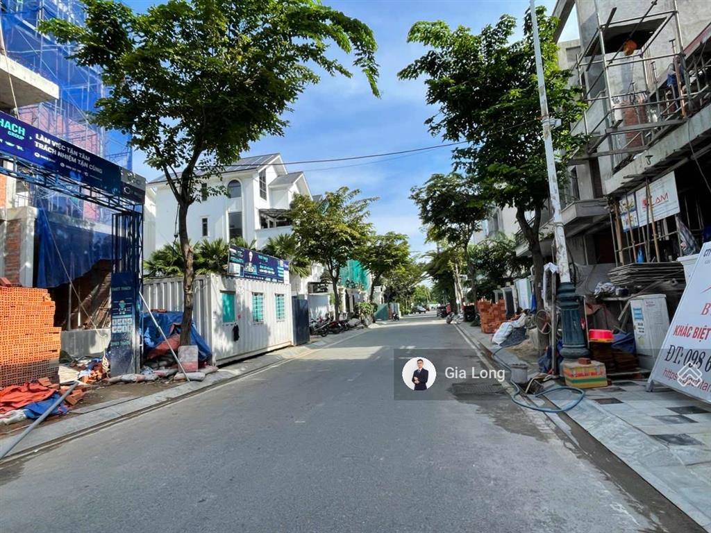 Chính chủ gửi bán căn nhà phố 1 hầm 1 trệt 3 lầu saigon mystery giá 39.5 tỷ hướng đông nam