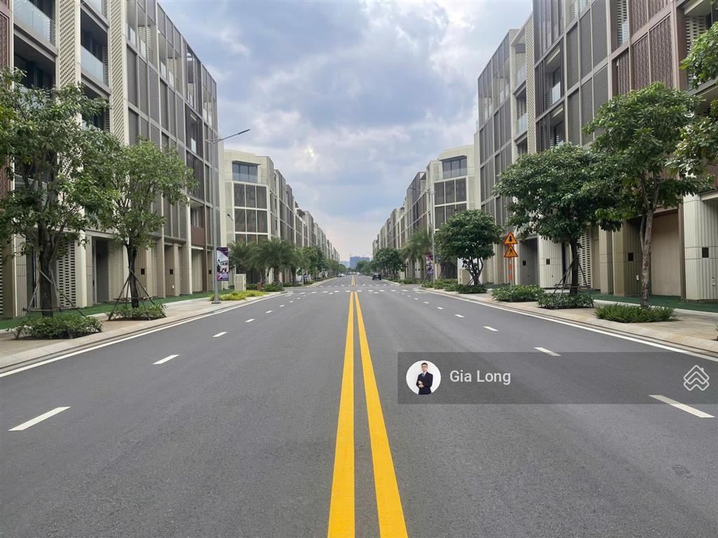 Ngộp ngân hàng cần bán nhanh căn nhà phố soho, vị trí đẹp dễ kinh doanh, sổ hồng riêng giá 34.6 tỷ