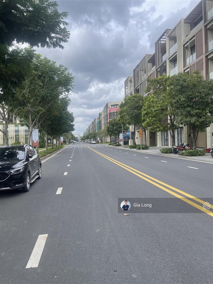 Cho thuê 2 căn soho đập thông mặt tiền đường 20m  giá 65tr/tháng  hđ dài hạn