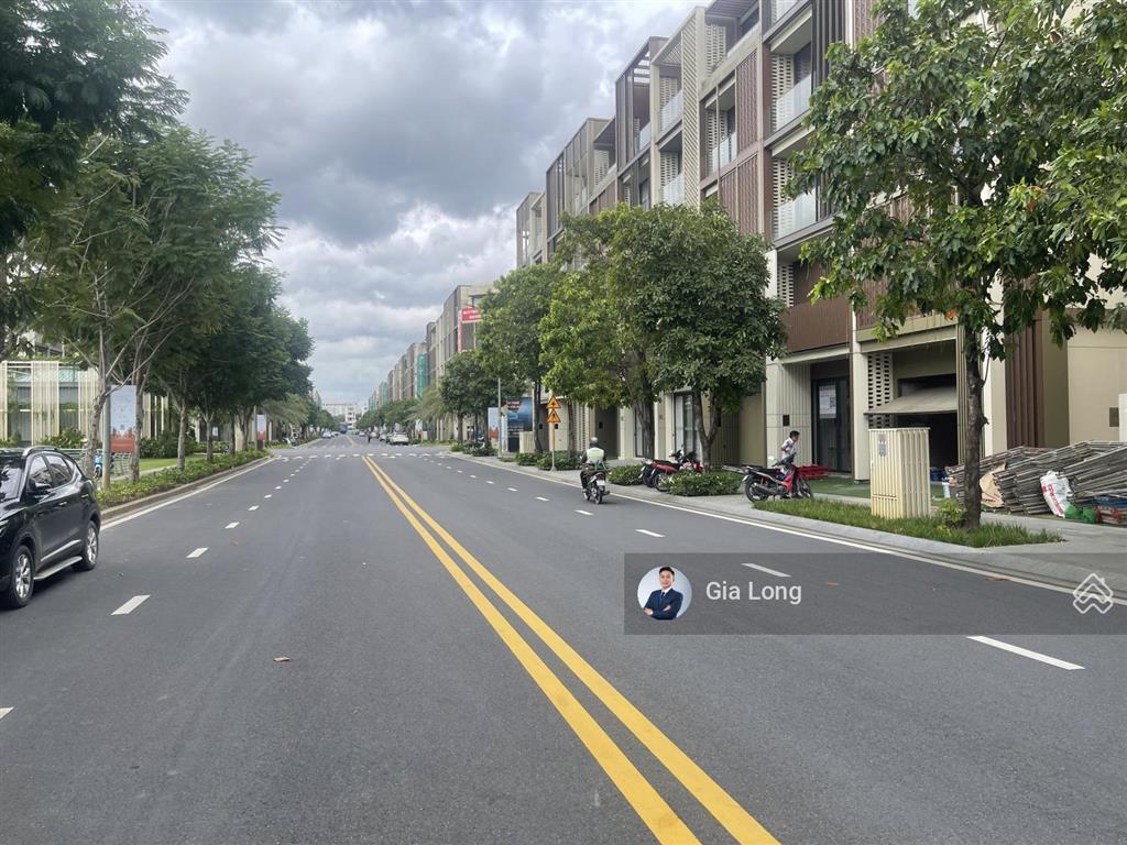 Cho thuê 2 căn soho đập thông mặt tiền đường 20m  giá 65tr/tháng  hđ dài hạn