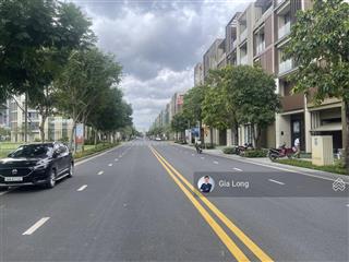 Cho thuê 2 căn soho đập thông mặt tiền đường 20m  giá 65tr/tháng  hđ dài hạn