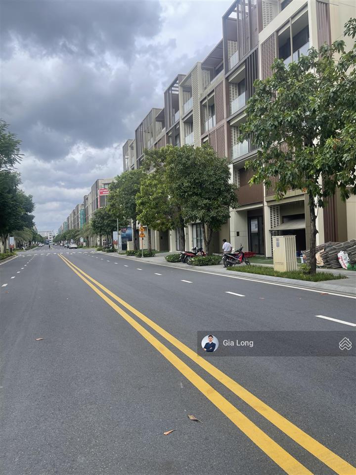 Cho thuê 2 căn soho đập thông mặt tiền đường 20m  giá 65tr/tháng  hđ dài hạn