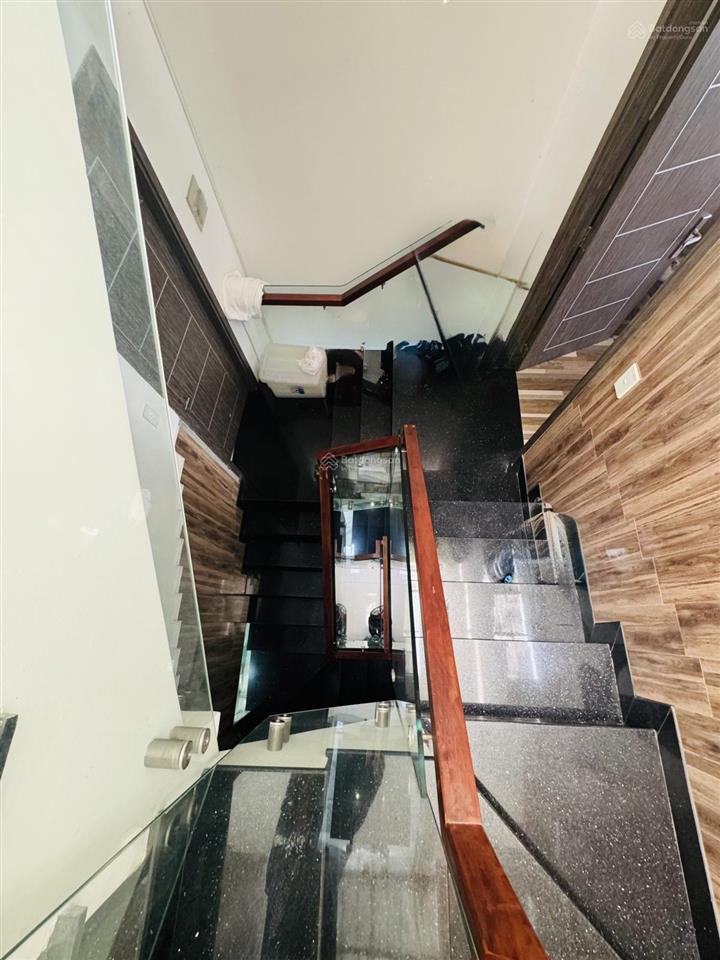 Nguyễn sơn  hẻm xe hơi 6m thông  nhà4 tấm thiết kế lệch tầng cực đẹp  sổ vuông công nhận đủ