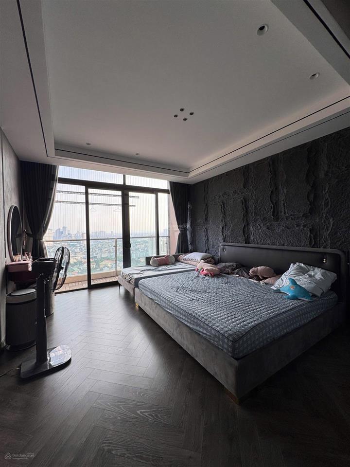 Giá thật căn 3 ngủ golden park tower, phạm văn bạch, giá 12,5tỷ, dt 105m2, view cv cầu giấy