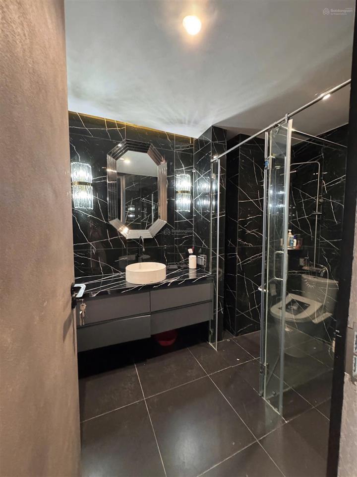 Giá thật căn 3 ngủ golden park tower, phạm văn bạch, giá 12,5tỷ, dt 105m2, view cv cầu giấy