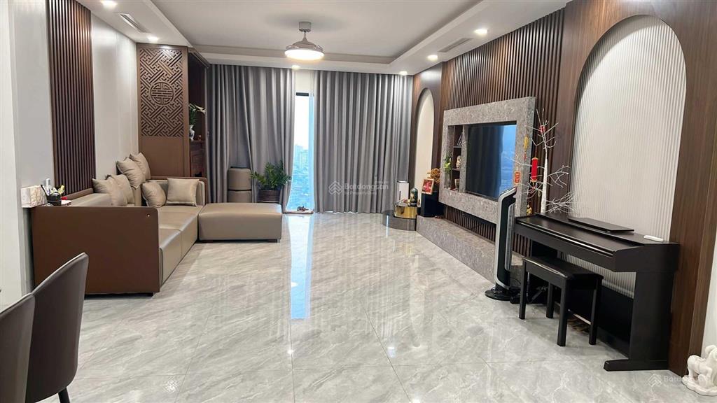 Chính chủ bán ch paragon cầu giấy 3n 2wc 108m2 giá 8,9 tỷ. sẵn sổ full nội thất