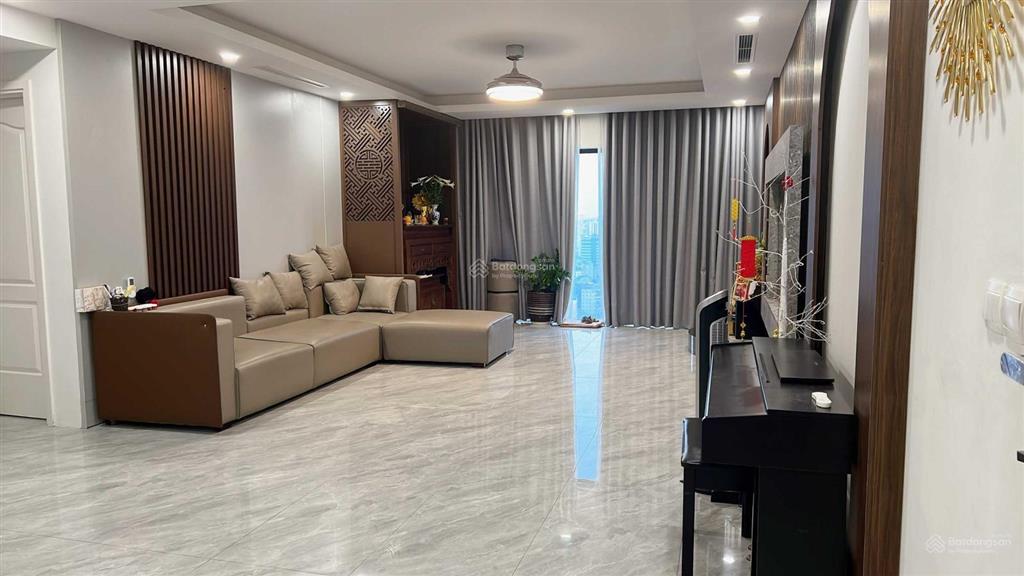 Chính chủ bán ch paragon cầu giấy 3n 2wc 108m2 giá 8,9 tỷ. sẵn sổ full nội thất