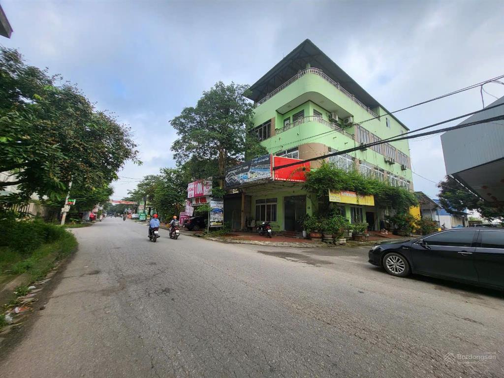 Nhà 4 tầng lô góc tt phổ yên, dòng tiền đều đặn hàng tháng, cơ hội hiếm có, không mua là mất